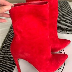 Steve Madden booties size 5.5